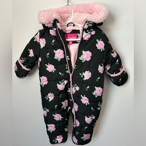 Wippette Black and Pink Rose Print Quilted Pram 6/9 months